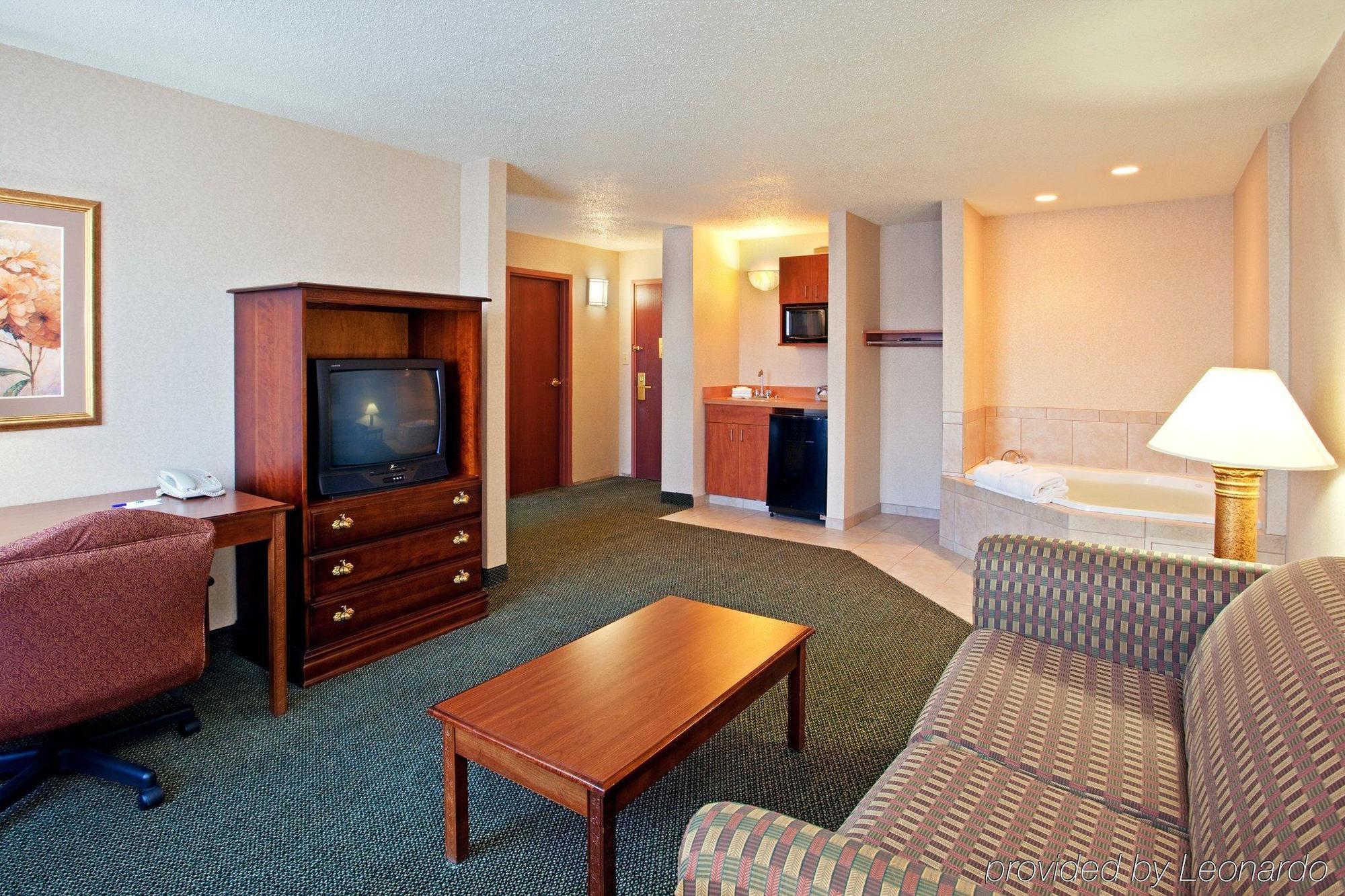 Holiday Inn Express And Suites Pittsburgh West Mifflin By Ihg Exterior foto