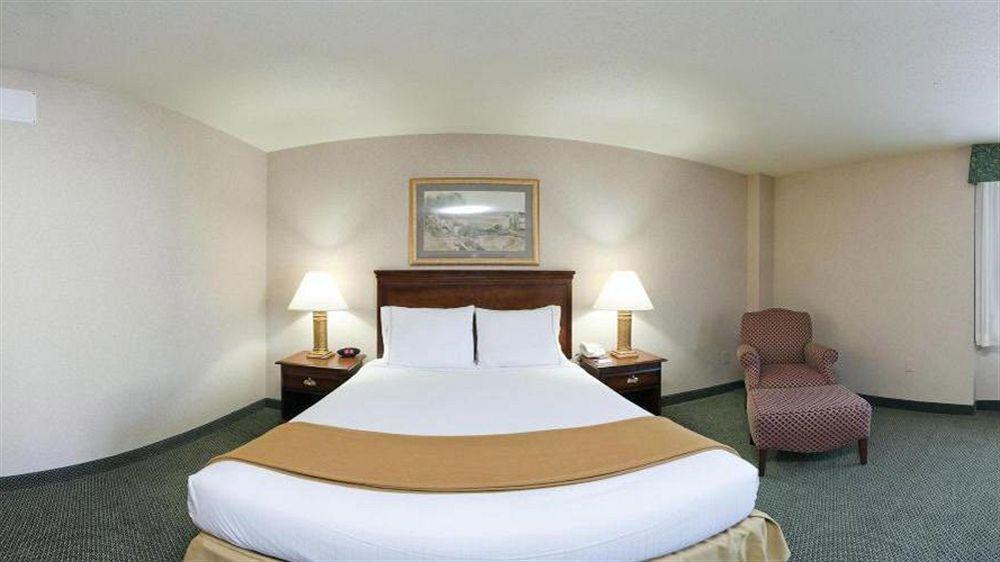 Holiday Inn Express And Suites Pittsburgh West Mifflin By Ihg Exterior foto
