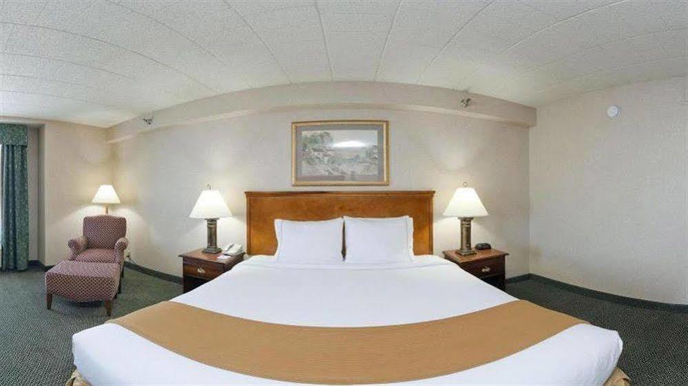 Holiday Inn Express And Suites Pittsburgh West Mifflin By Ihg Exterior foto